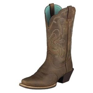 Women’s Ariat boots